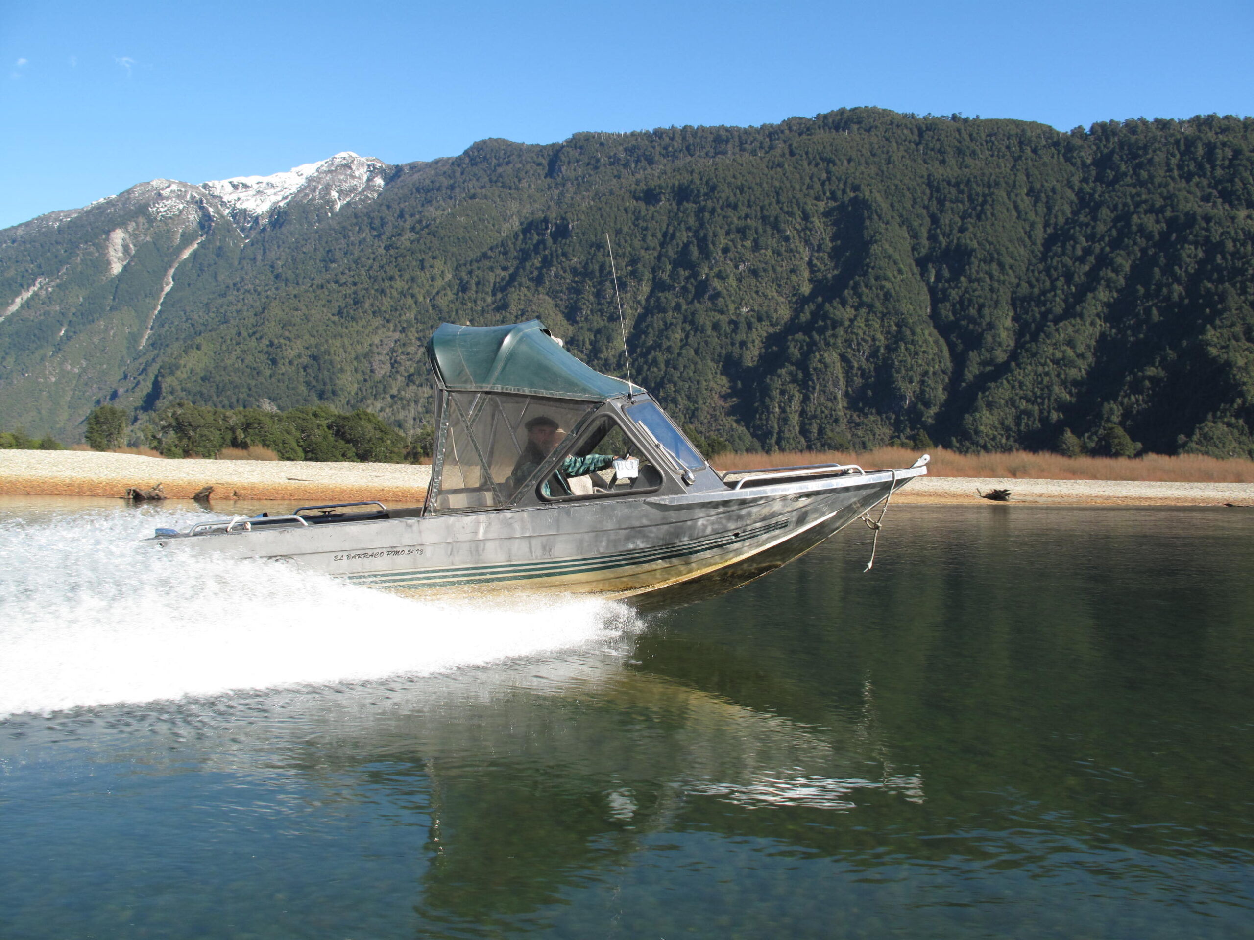 Jet Boat, Actividades Barraco Lodge, Río Puelo, Turismo en la Patagonia, Chile Barraco Lodge Turismo en la Patagonia